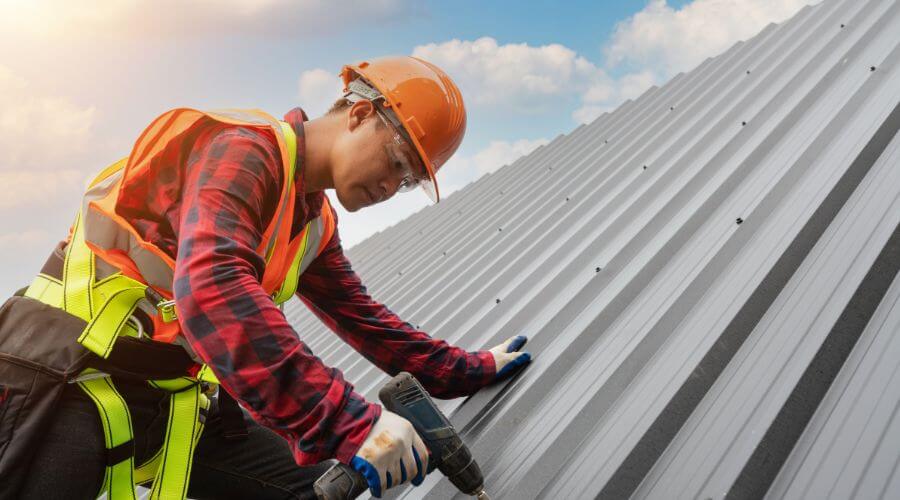 Expert new roof installation services in Elnora, IN